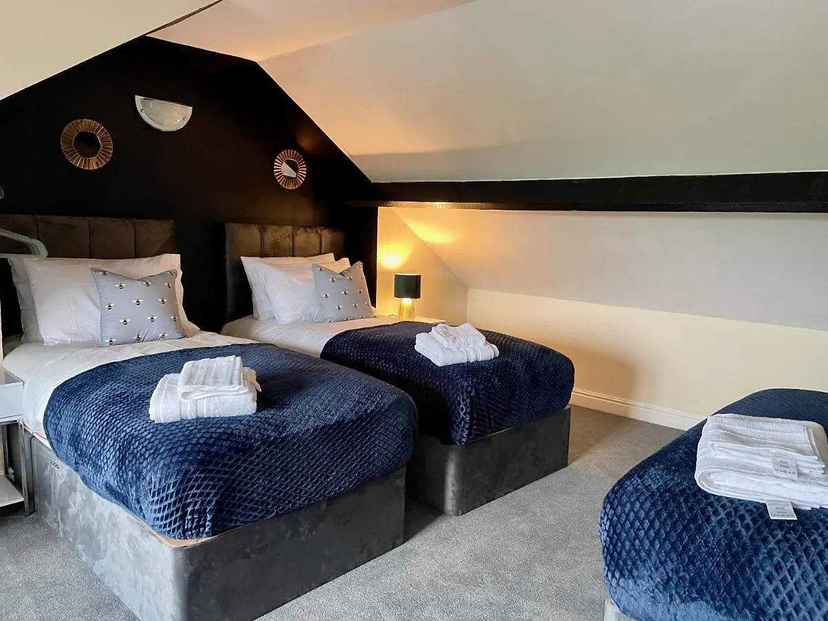 Kimberworth House, 4 Bedrooms, Wifi, Close To M1, Longer Stay, Free Parking Rotherham 0*,  Egyesült Királyság