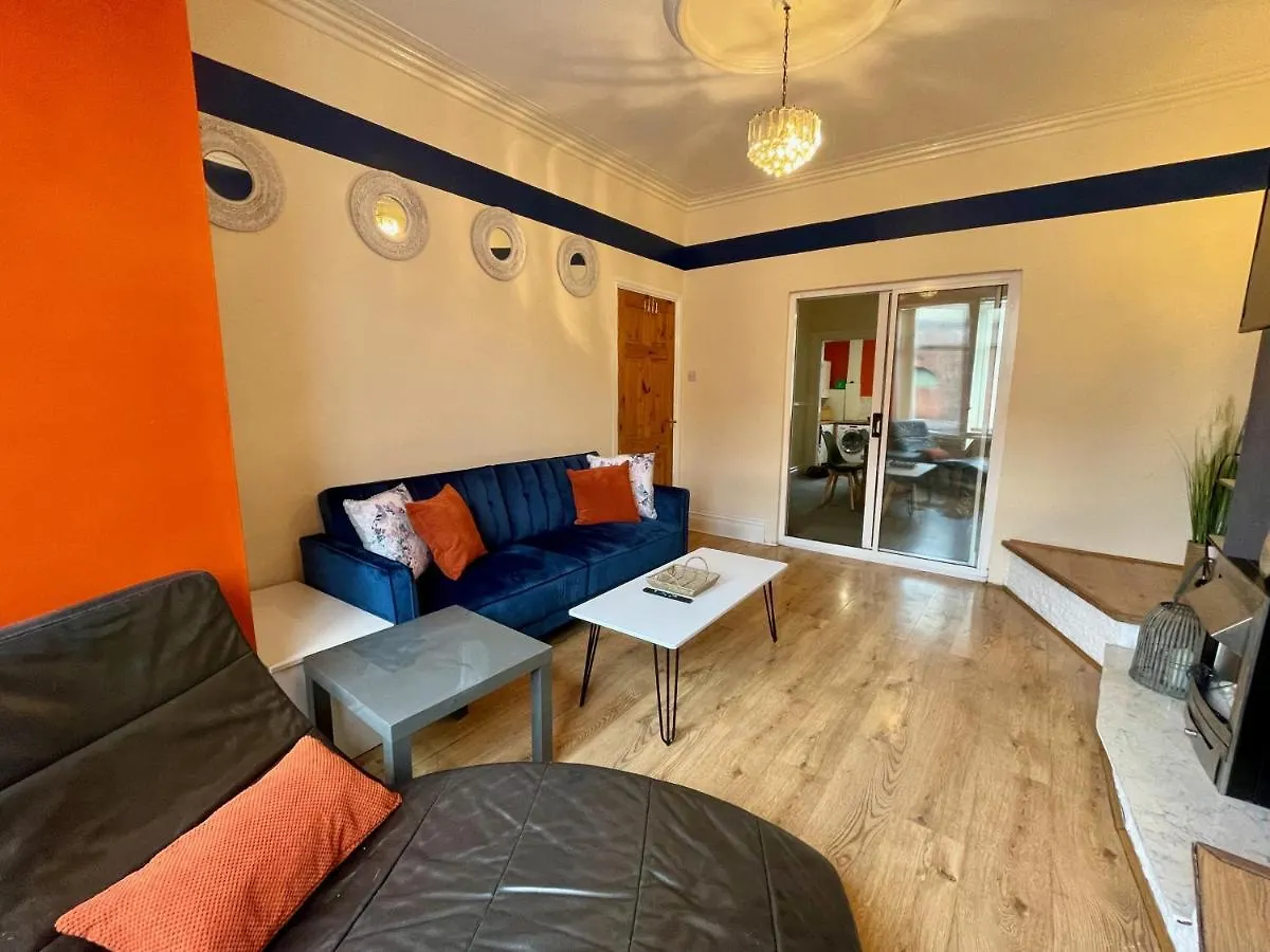 Kimberworth House, 4 Bedrooms, Wifi, Close To M1, Longer Stay, Free Parking Rotherham Nyaraló