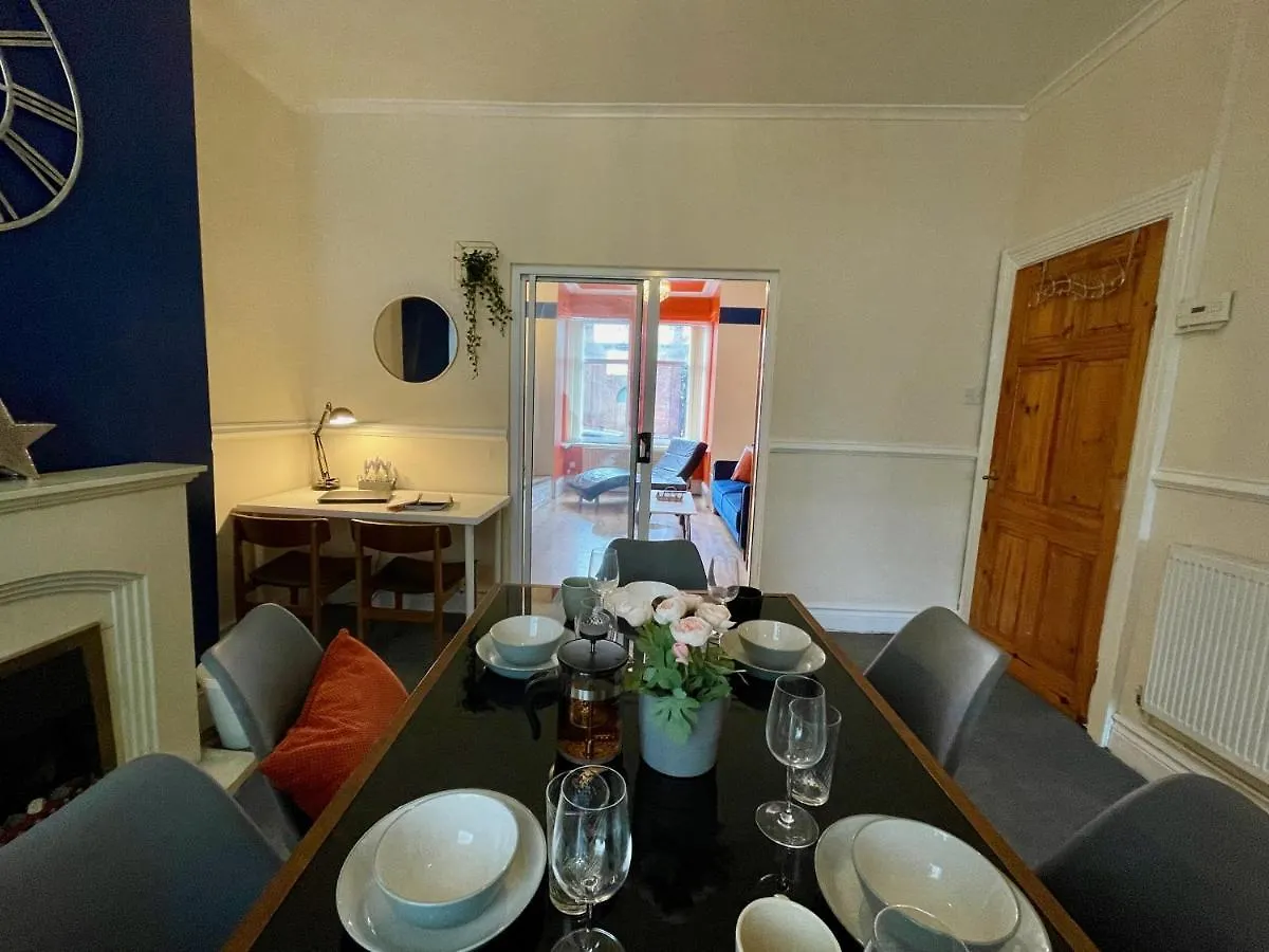 Nyaraló Kimberworth House, 4 Bedrooms, Wifi, Close To M1, Longer Stay, Free Parking Rotherham Egyesült Királyság