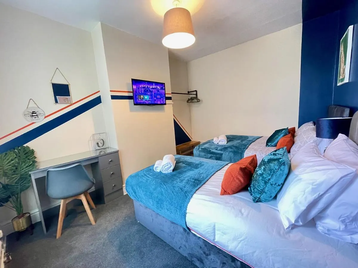 Nyaraló Kimberworth House, 4 Bedrooms, Wifi, Close To M1, Longer Stay, Free Parking Rotherham