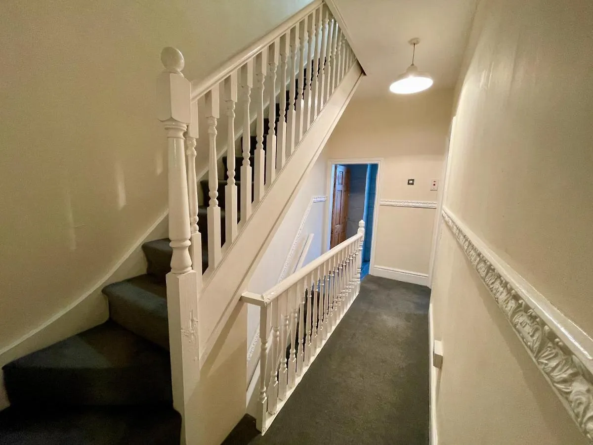 Kimberworth House, 4 Bedrooms, Wifi, Close To M1, Longer Stay, Free Parking Rotherham Egyesült Királyság