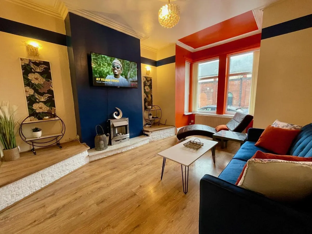 Kimberworth House, 4 Bedrooms, Wifi, Close To M1, Longer Stay, Free Parking Rotherham