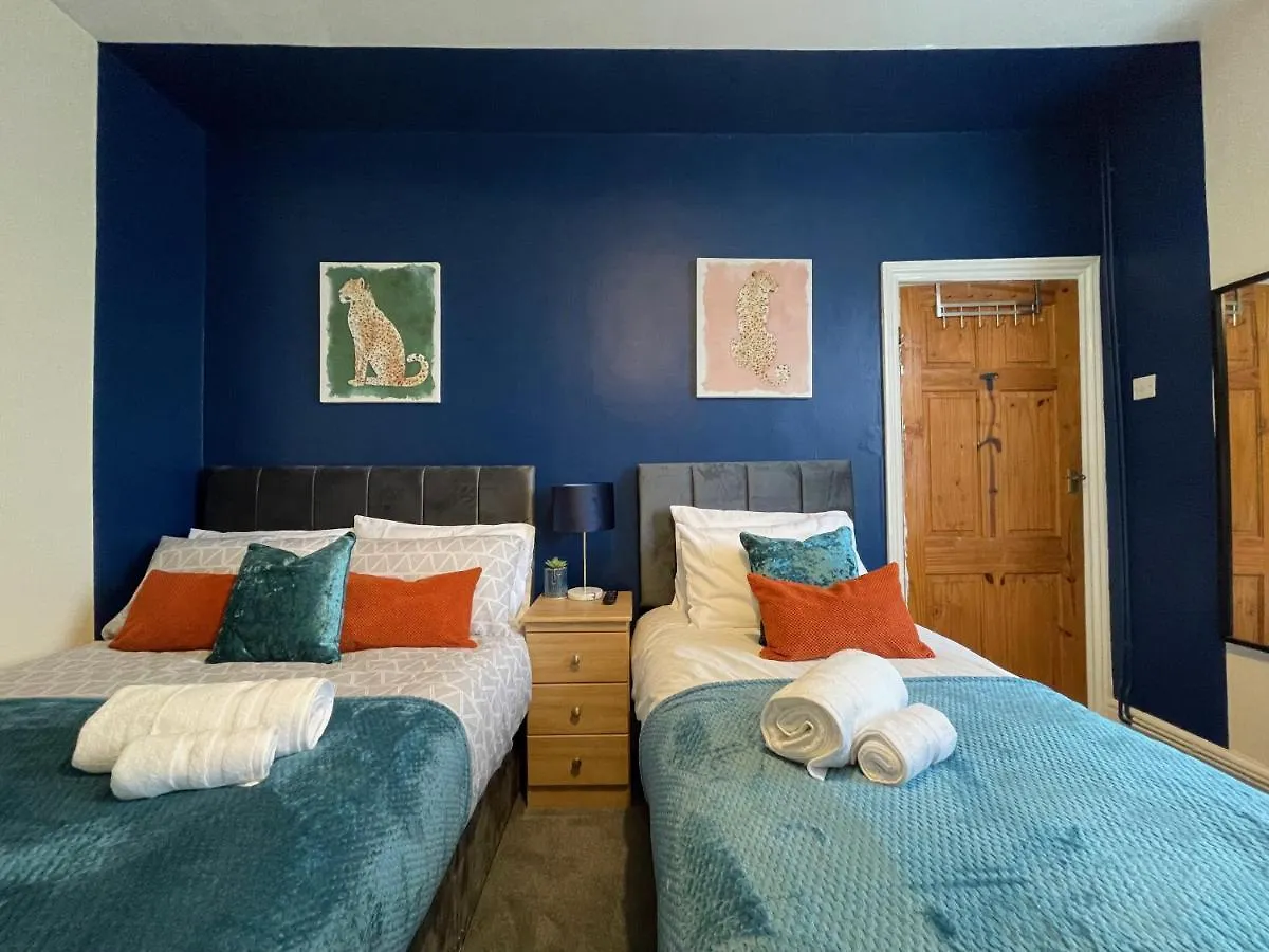 Nyaraló Kimberworth House, 4 Bedrooms, Wifi, Close To M1, Longer Stay, Free Parking Rotherham
